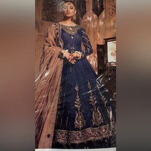 MARIA. B. MBROIDERED
3 Piece Embroidered Luxury Lawn hand made Suit Sz :L